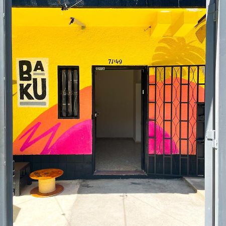 Baku Laureles Hostel Medellin Bagian luar foto