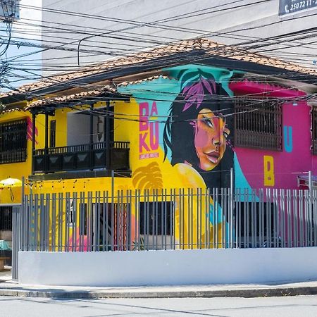 Baku Laureles Hostel Medellin Bagian luar foto