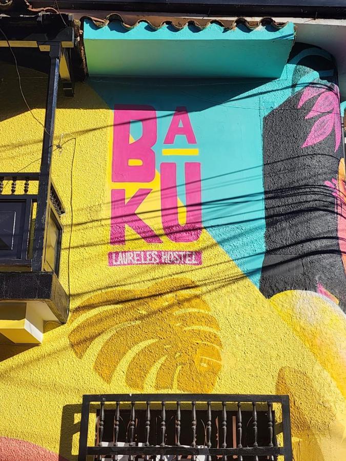Baku Laureles Hostel Medellin Bagian luar foto