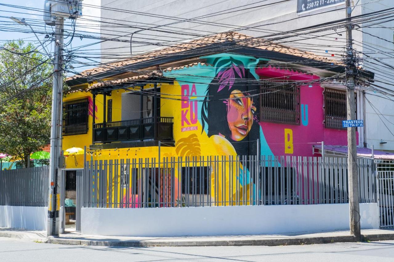 Baku Laureles Hostel Medellin Bagian luar foto