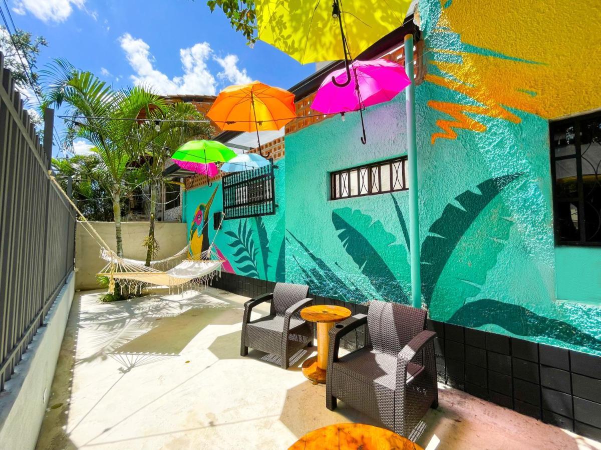 Baku Laureles Hostel Medellin Bagian luar foto