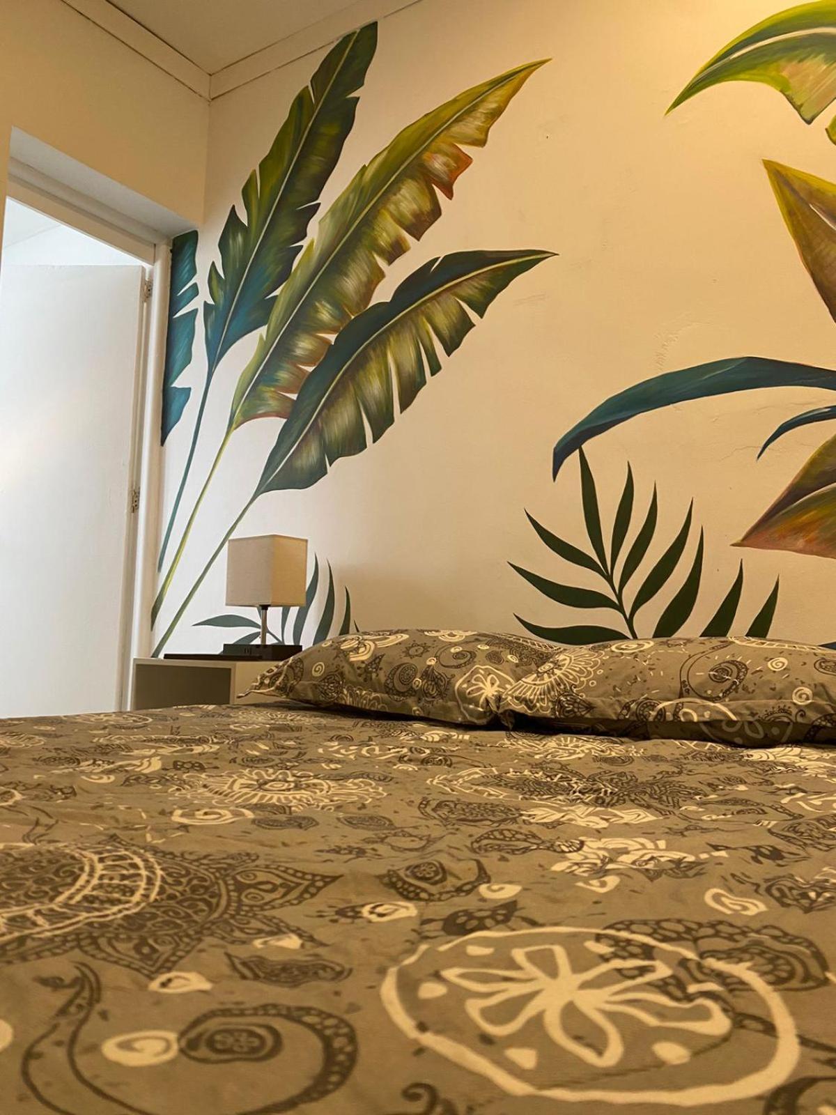 Baku Laureles Hostel Medellin Bagian luar foto